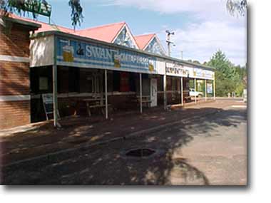 Dwellingup Community Hotel = pub